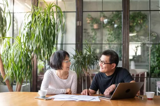 勞工保險是一種專為受僱勞工設計的社會保險制度，目的在於提供全方位的經濟保障，讓勞工在面臨工作中的各種風險或進入勞工退休階段時，勞保退休金能夠獲得穩定的生活支持。