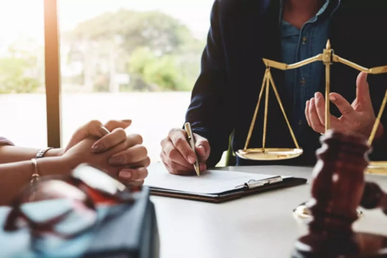勞工應該了解怎麼告老闆,從勞資爭議調解到勞工訴訟,透過勞資爭議調解,雙方有機會協商解決,但若無法達成共識,就得進入勞工訴訟程序,知道怎麼告老闆,才能確保權益不被剝削。